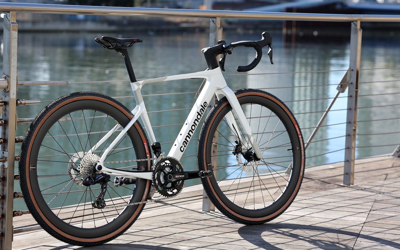 SuperX Carbon 2のご紹介 | キャノンデール横浜